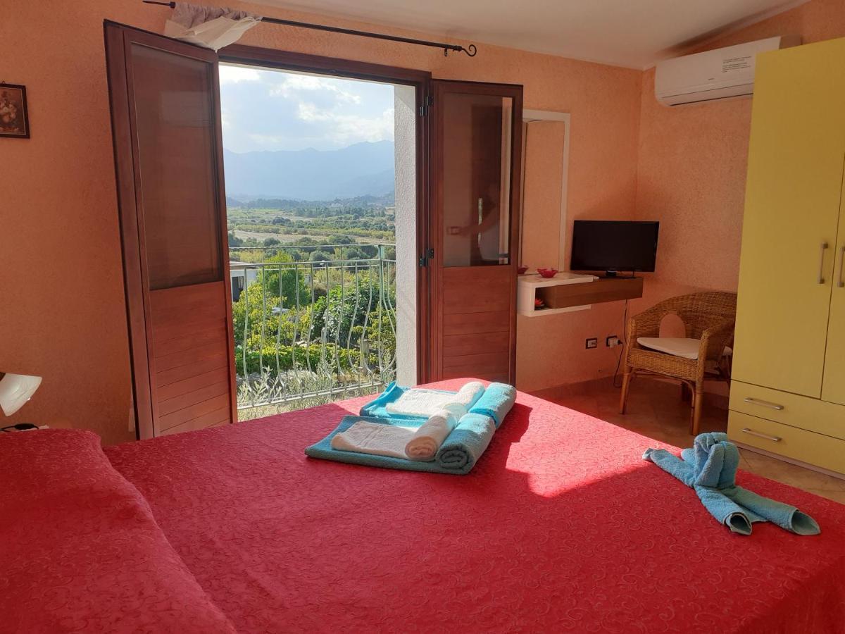 B&B Sa Funtana Кардеду Екстериор снимка