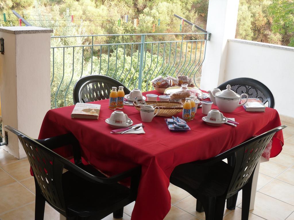 B&B Sa Funtana Кардеду Екстериор снимка