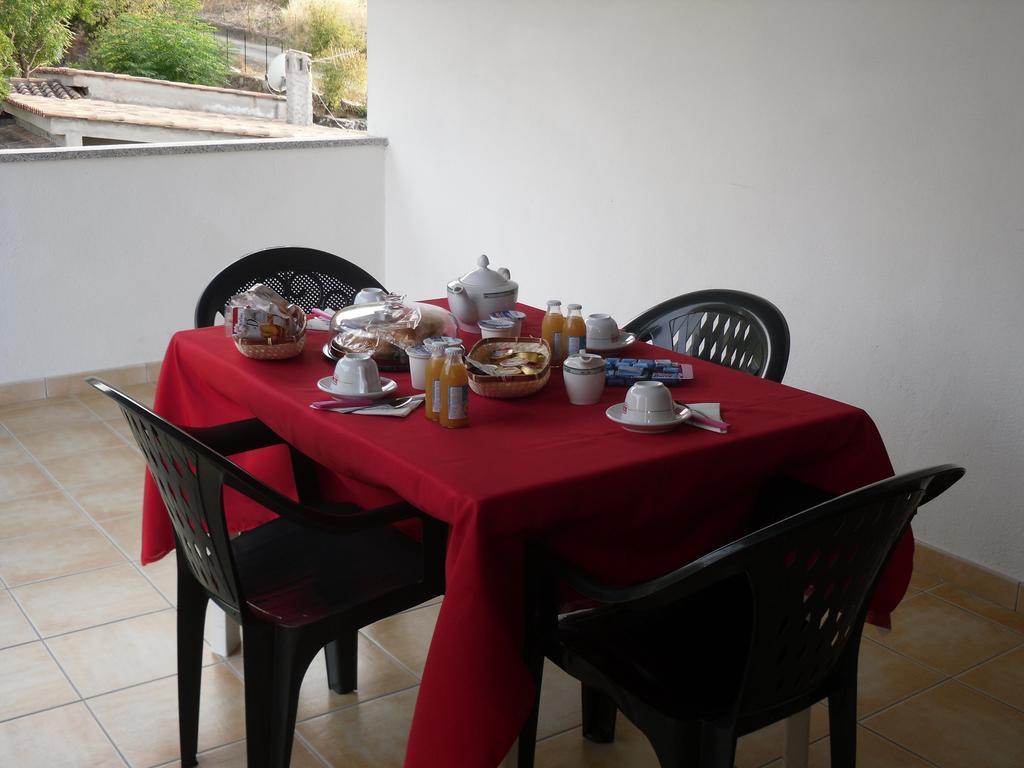 B&B Sa Funtana Кардеду Екстериор снимка